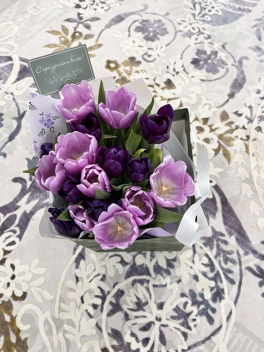 Тюльпаны свежие цветы