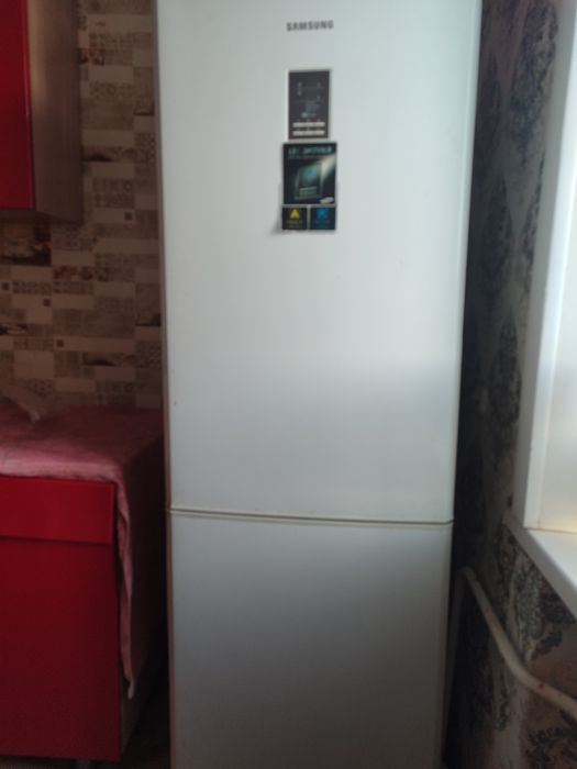 Продам холодильник