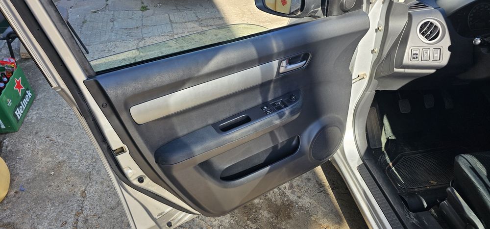 Suzuki swift 1.3 бензин  2005г НА ЧАСТИ