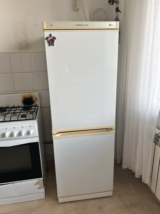 Продам холодильник