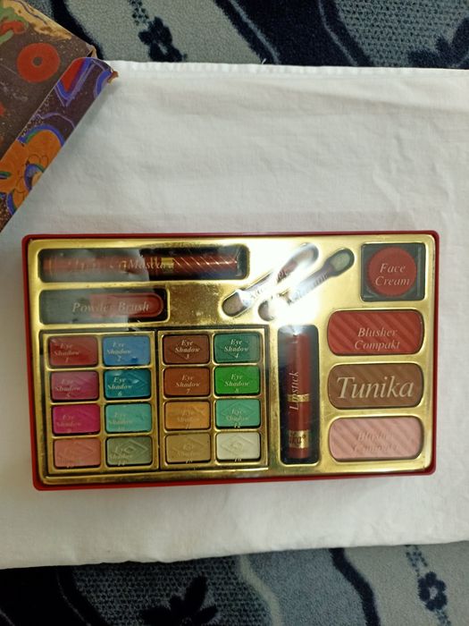 Набор косметики 90-х