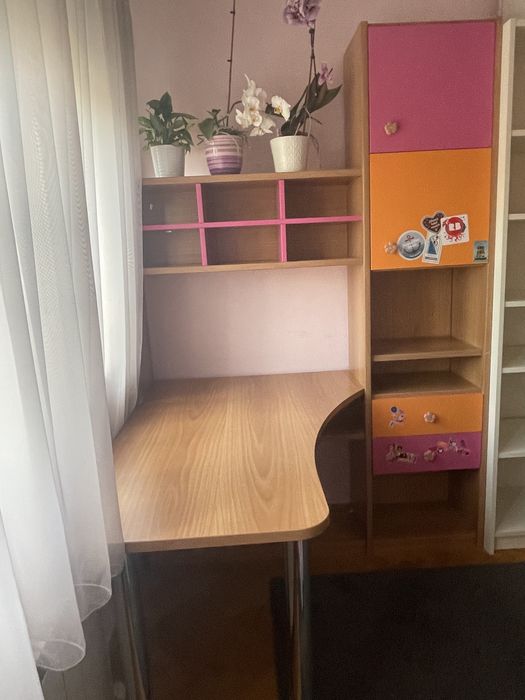 Бюро+шкаф/детска Neoset,матраци 90/200;лампи, нов офис стол Ikea