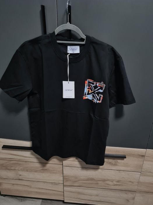 Tricouri Unisex Amiri și Off White?