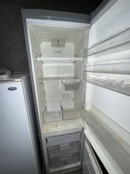 продам 2 холодильник на запчасти