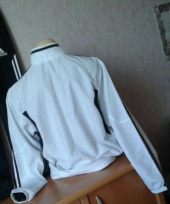 Продам спортивный костюм