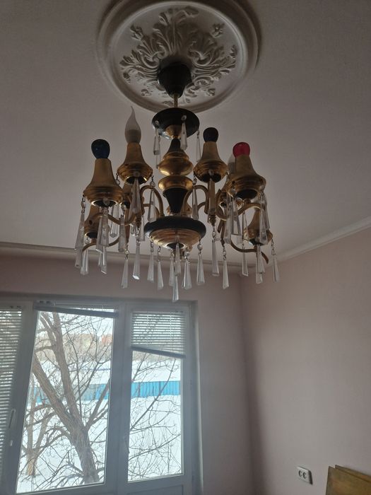 Продам люстры б/у