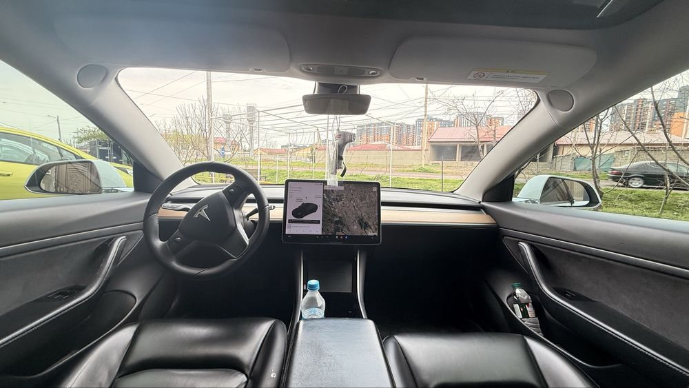 Срочно сотилади Tesla Model3