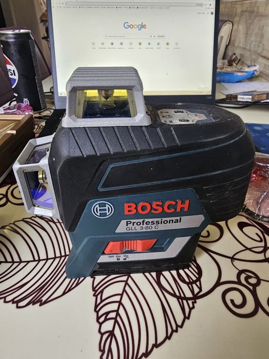 Nivela laser cu linii Bosch Professional GLL 3-80