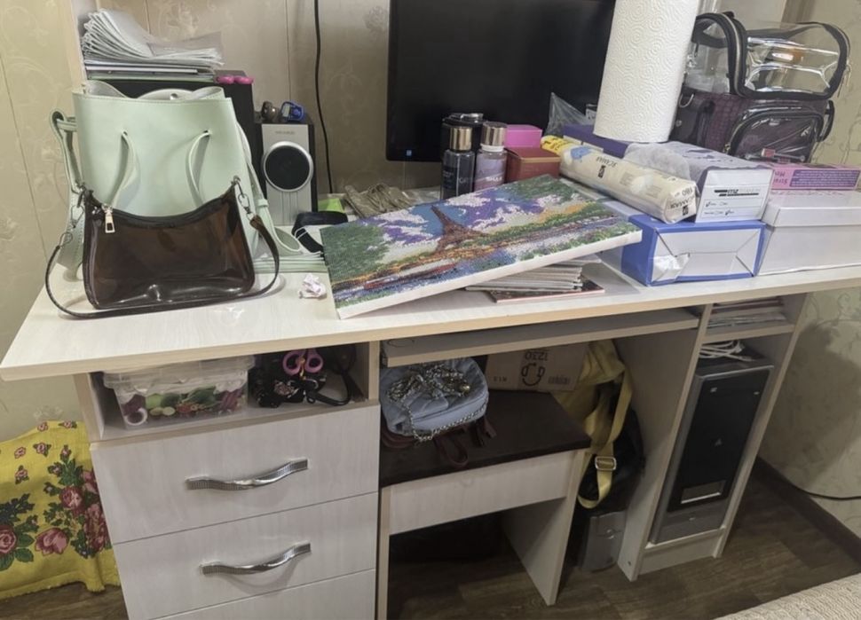 Продаётся компьютер со столом для компа