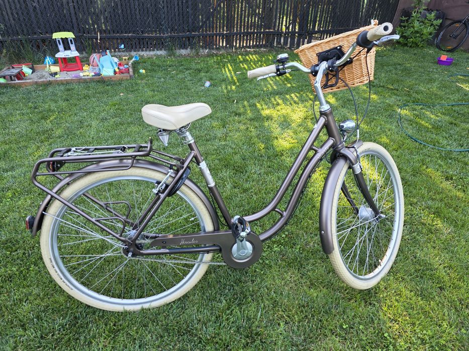 Bicicleta dama Hercules in stil vintage moderna