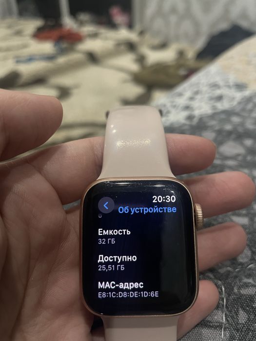 Apple Watch SE (40 мм, Rose Gold)
