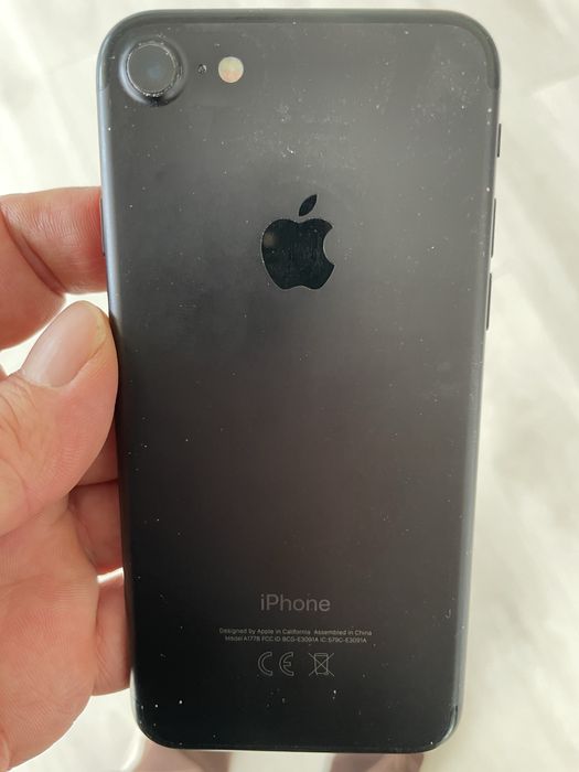 Продавам Iphone 7