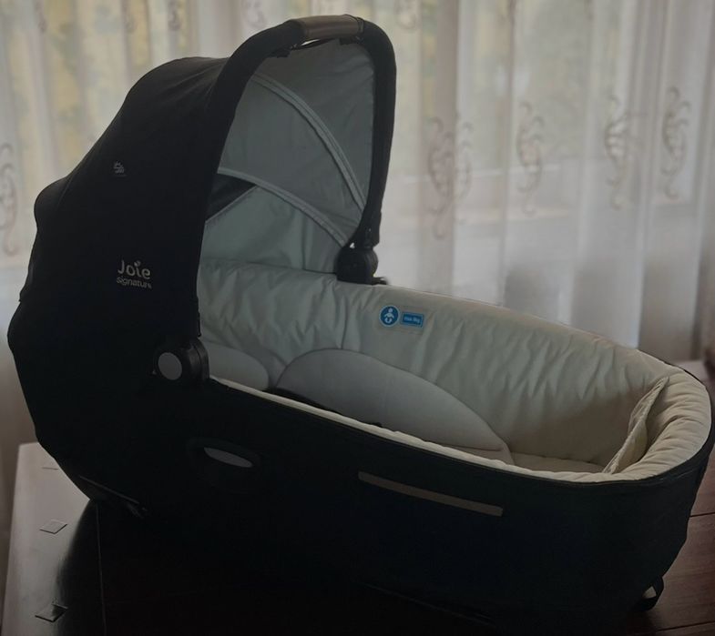 Landou Auto /Patut  auto pentru bebelusi