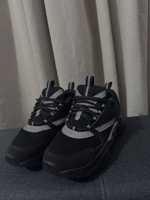 adidasi dior B22