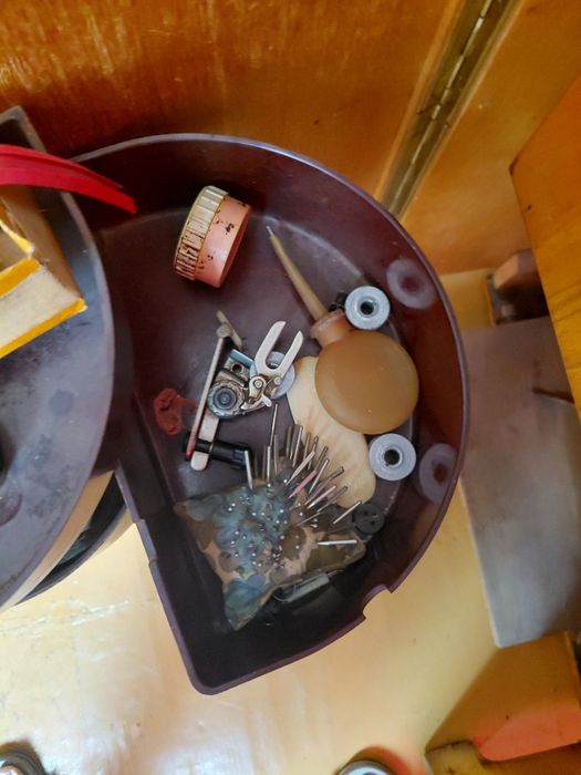 Продам швейную машинку