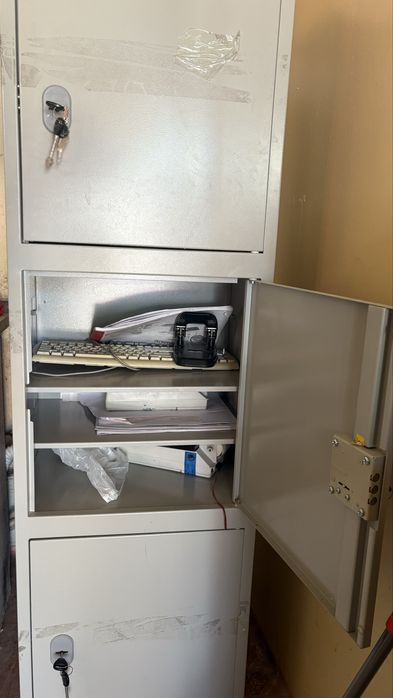 Сейф метелический