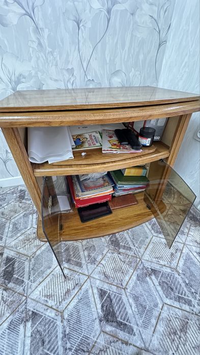 Тумбочка под телевизор.