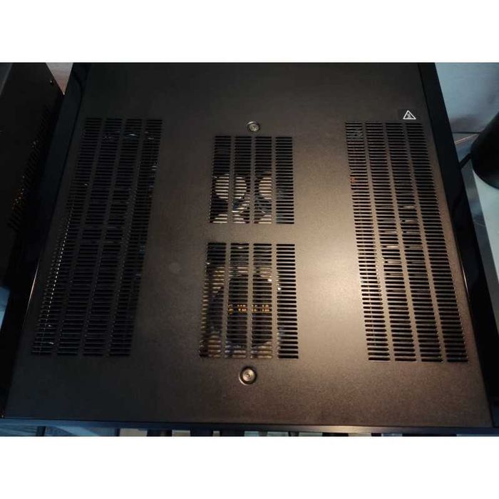 Receiver Yamaha R-N2000A în stare perfectă