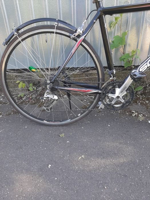 Vând bicicletă scott în stare bună semicursă echipată Shimano