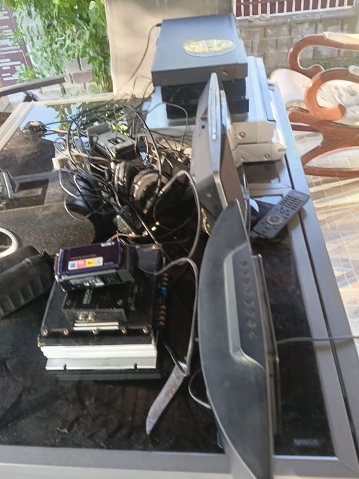 Vând mai multe electronice la grămadă