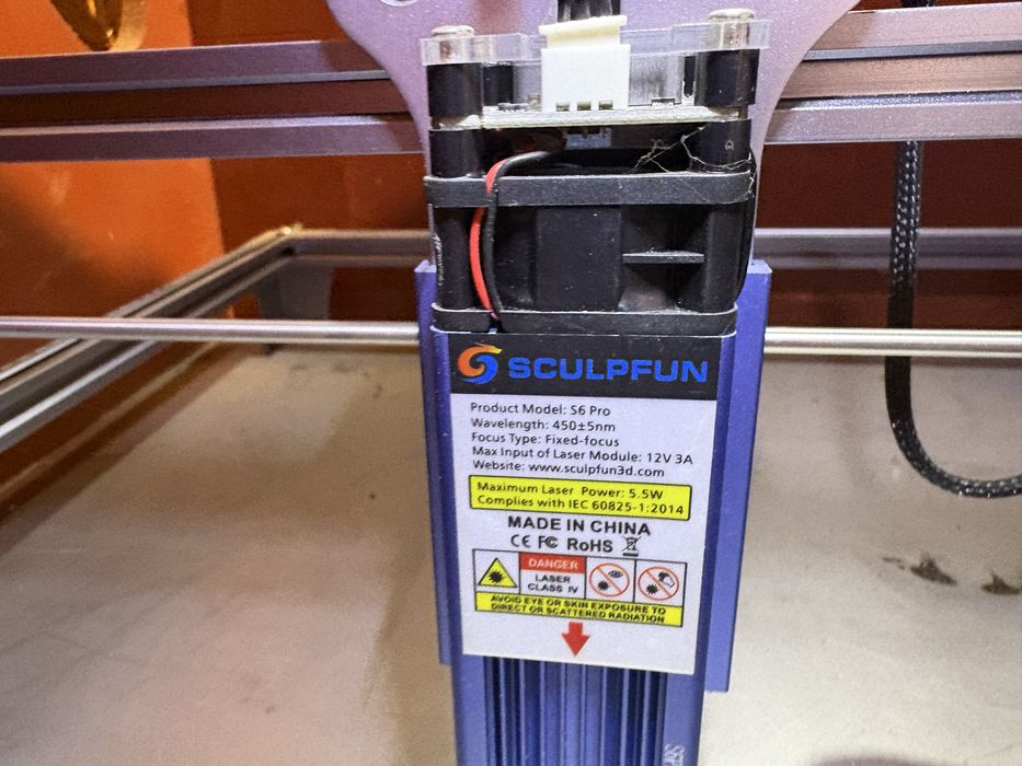 Vand laser gravat/debitat