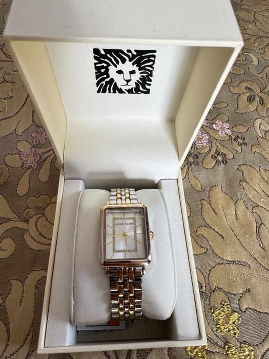 Продается часы Anne Klein, новые