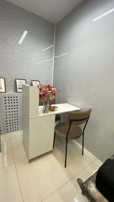 Сдается в аренду маникюрный стол