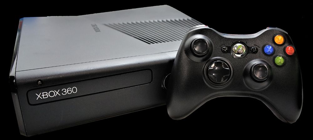 Продам Xbox 360 s