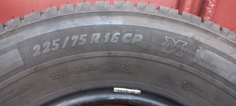 225 75 16С Бусови 2бр. Дот22 Мишелин