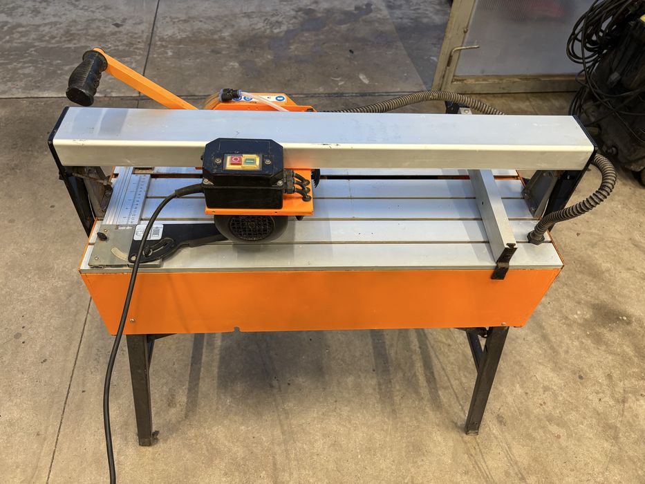 Електрическа машина за рязане на плочки