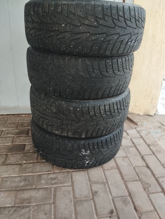 Продам б/у комплект зимней резины