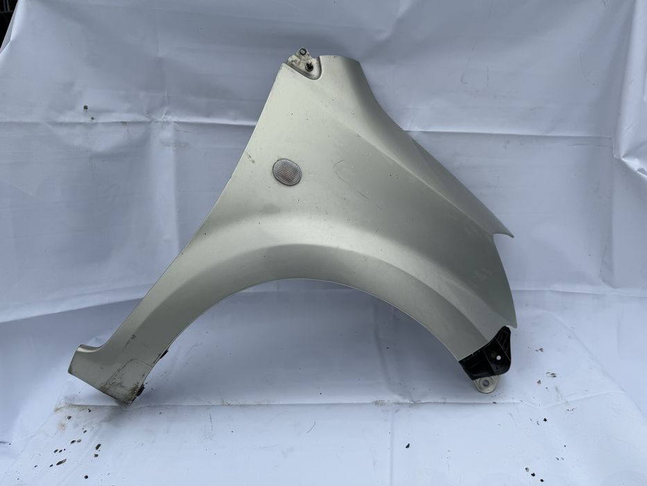 Десен Калник Daihatsu Sirion /2005-2011г.