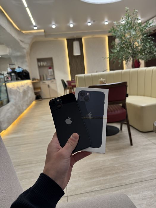 Продам Айфон 13 память128гб