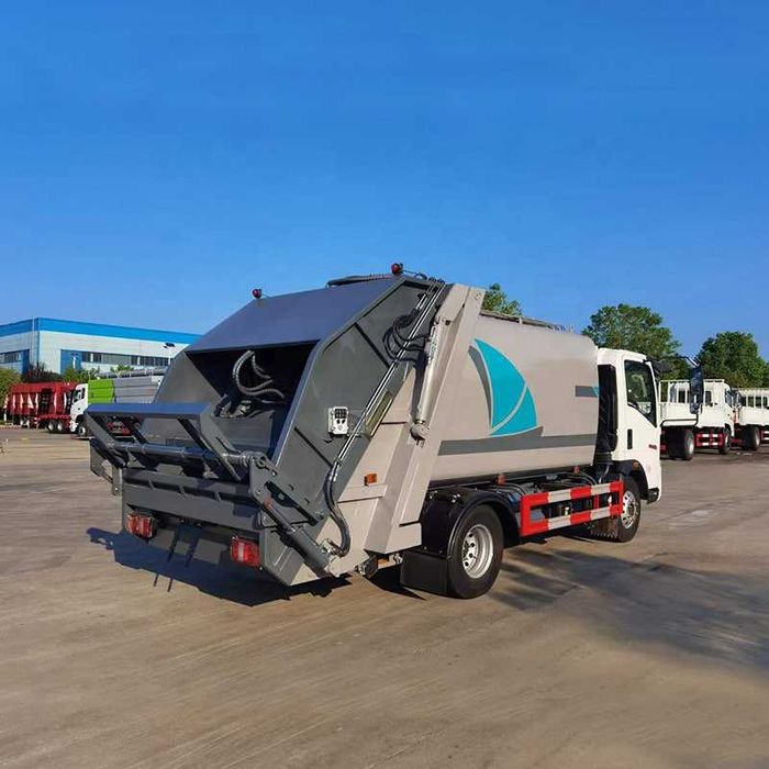 Мусоровоз HOWO 4×2, 6 м³ (прессующий).