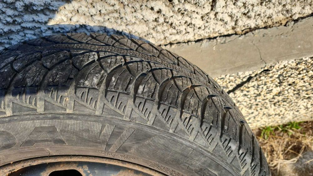 Гуми 185/65r15 3 броя