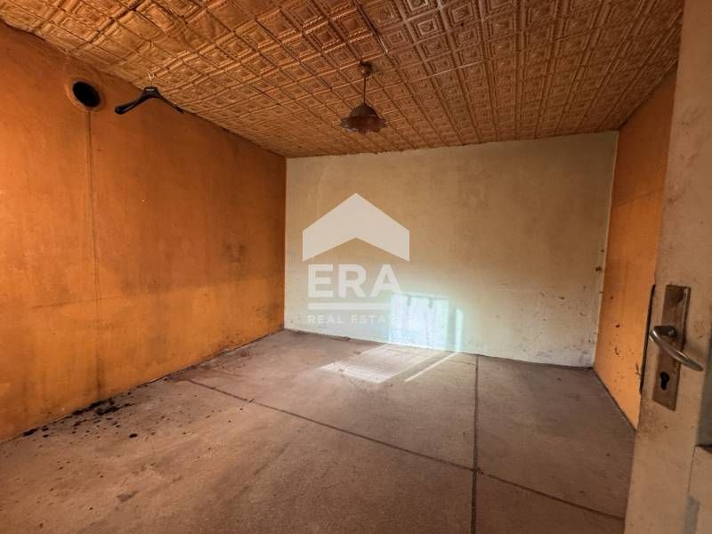 ЕКСКЛУЗИВНО! ЕРА ДРЪСТЪР предлага за продажба къща в близост до стадио