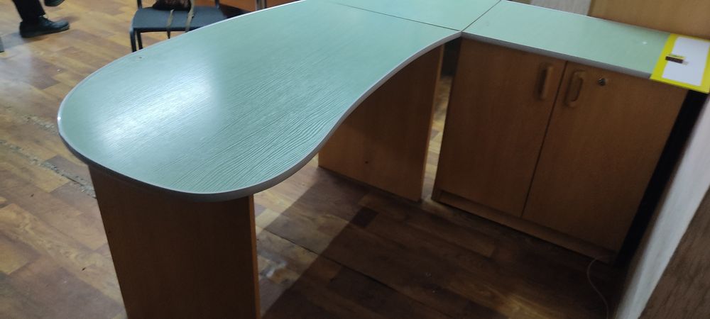 Продам офисную мебель