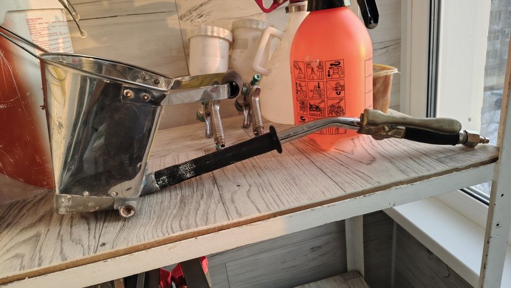 Продам Хопёр ковши и два краскопульта