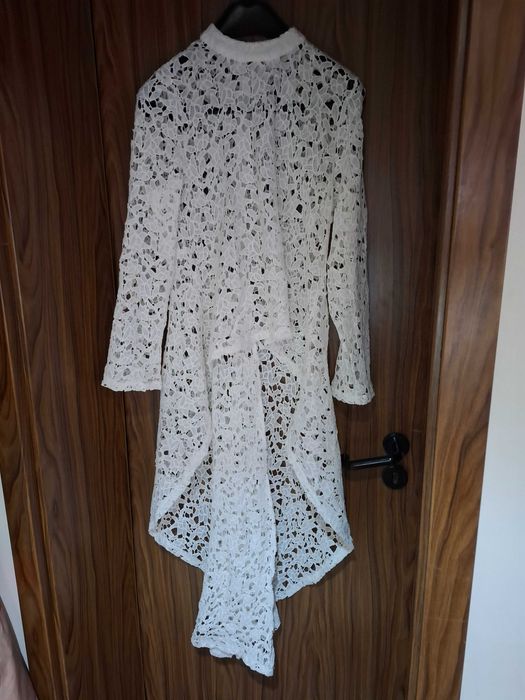 Bluza din dantela cu trena