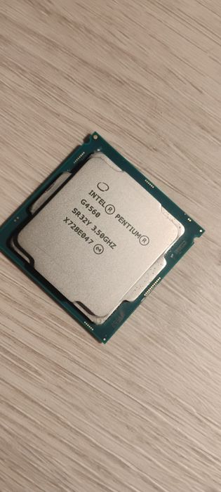 Vând procesor Pentium g4560