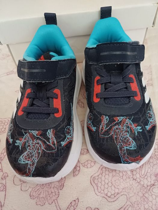 Adidas  marvel маратонки