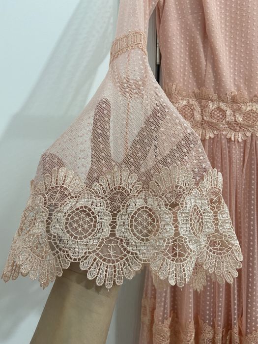 Әдемі ұзын көйлек сатылады