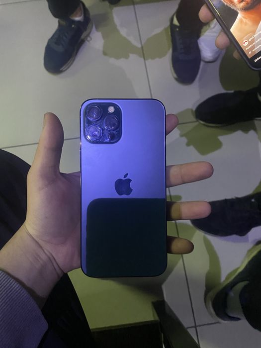 продаю iphone 12 pro max