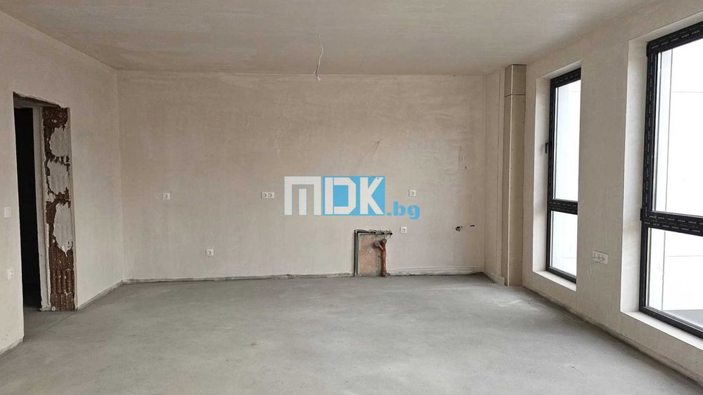 Продава се Тристаен апартамент в Пловдив, Остромила - 116 кв.м за 738 €/кв.м - Снимка #2