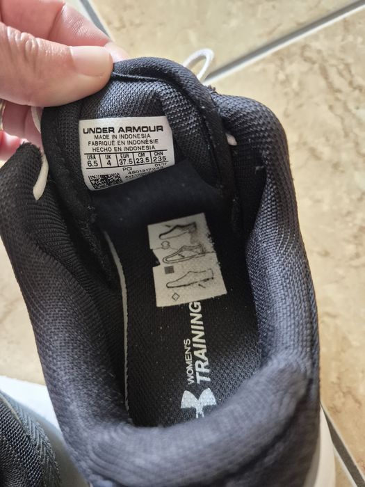 Adidasi Under Armour 37.5