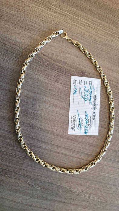 Продавам златен ланец