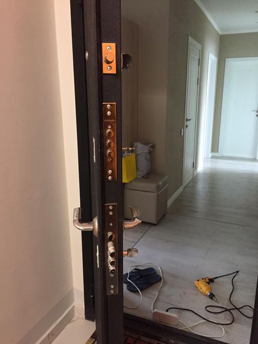 Установка -замена середцевин, дверных ручек, замков - Окна / двери ...