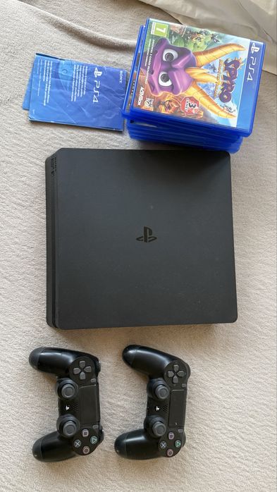 Playstation Ps4 slim 1TB cu 2 controllere si 7 jocuri