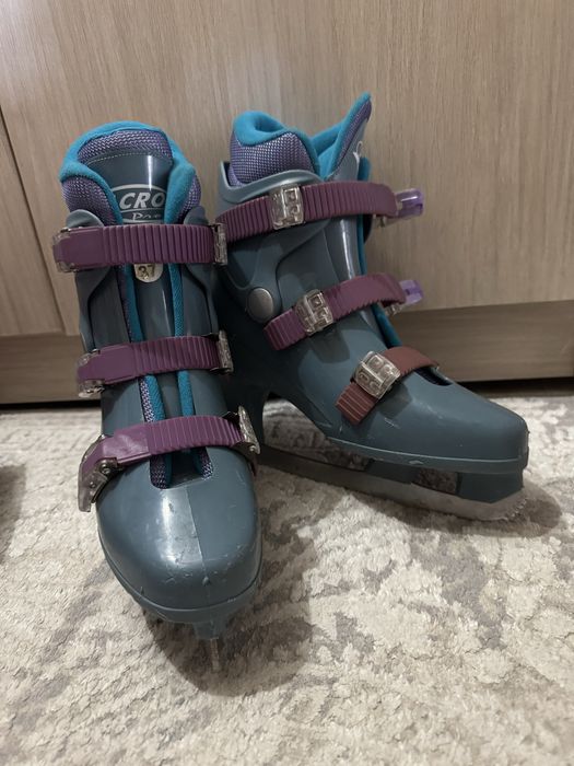 Продам коньки 37 размер