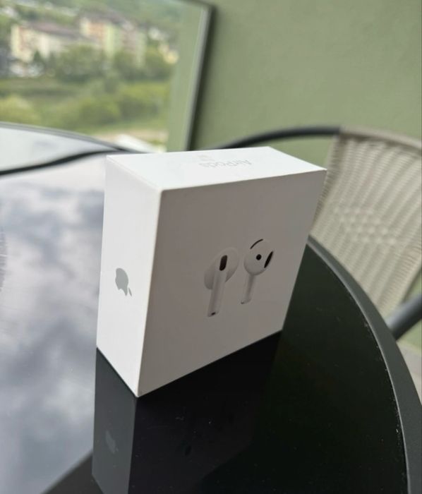 Apple AirPods 4